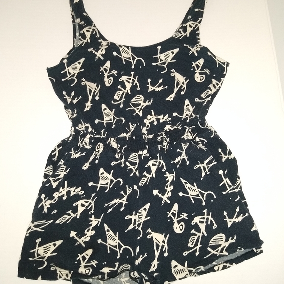 Hieroglyphic Print Short Romper Black White Small - Picture 5 of 10